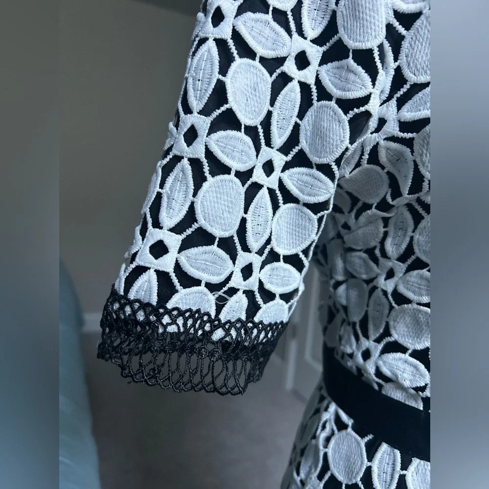 old money style lace dress - Picture 3 of 9